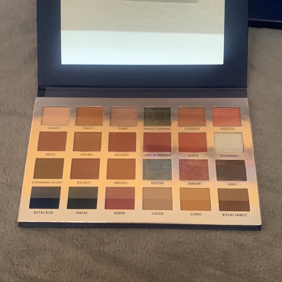 NWT ๐ Ciate London Royal Edition Eyeshadow Palette - Picture 8 of 13